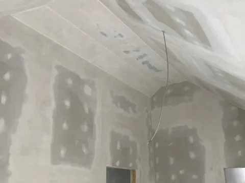 Ausbau mit Gipskarton – Massivholzhaus Malerfertig Gespachtelt 1
